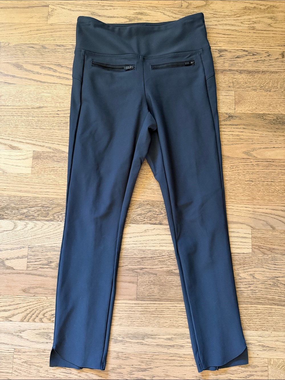 Athleta Stellar Crop Compression Leggings in Black, NWOT Size XS, Zip Pockets